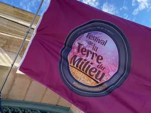 CustomCupsNow.Com - Rectangle Flag