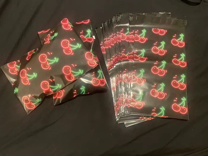 CustomCupsNow.Com - Custom Poly Mailer