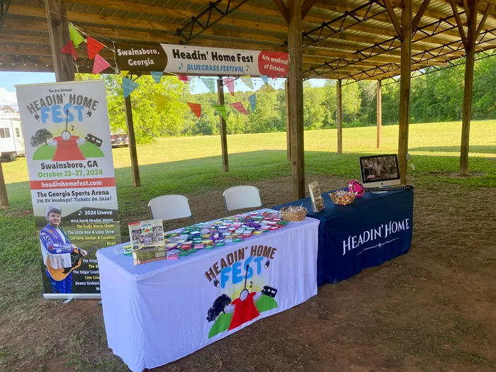 CustomCupsNow.Com - Custom Rectangle Table Covers