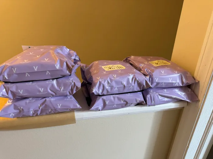 CustomCupsNow.Com - Custom Poly Mailer