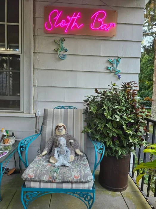 CustomCupsNow.Com - Custom Neon Sign