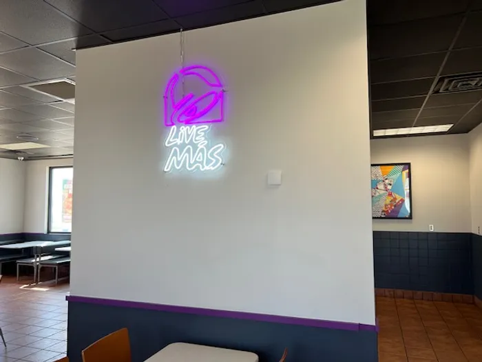 CustomCupsNow.Com - Artwork Neon Sign