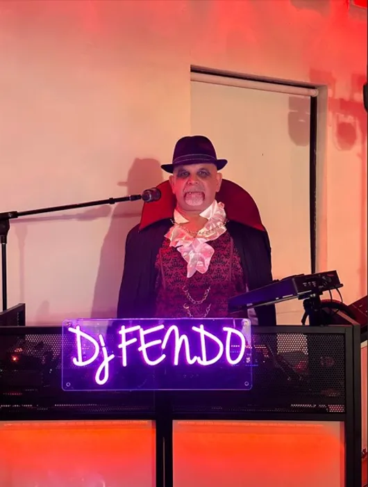 CustomCupsNow.Com - Custom Neon Sign