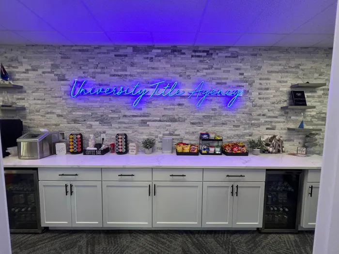CustomCupsNow.Com - Custom Neon Sign