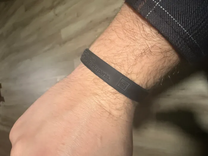 CustomCupsNow.Com - Embossed