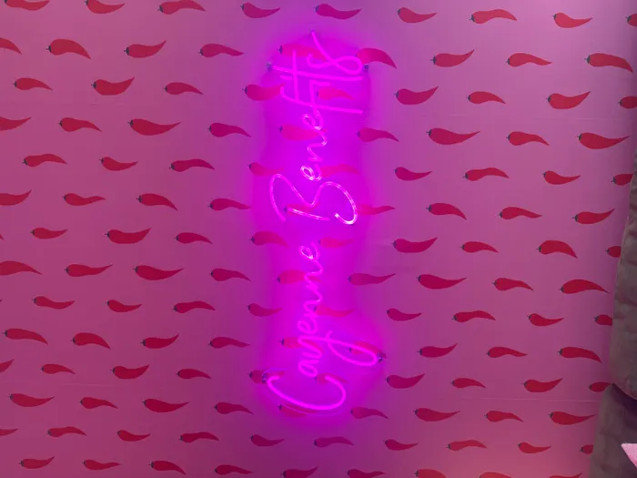 CustomCupsNow.Com - Custom Neon Sign