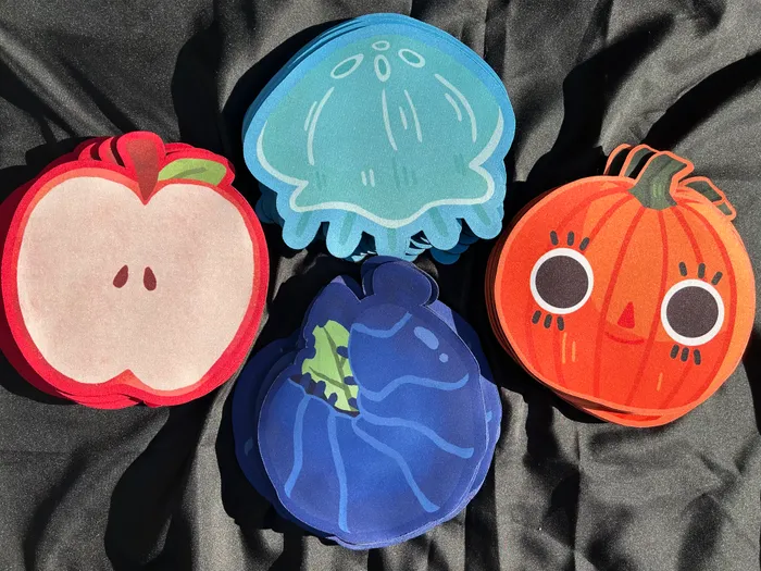 CustomCupsNow.Com - Custom Shape Die Cut Mouse Pad