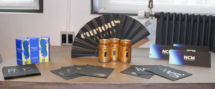 CustomCupsNow.Com - Custom Foil Stamped Beverage Napkin