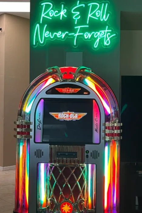 CustomCupsNow.Com - Custom Neon Sign
