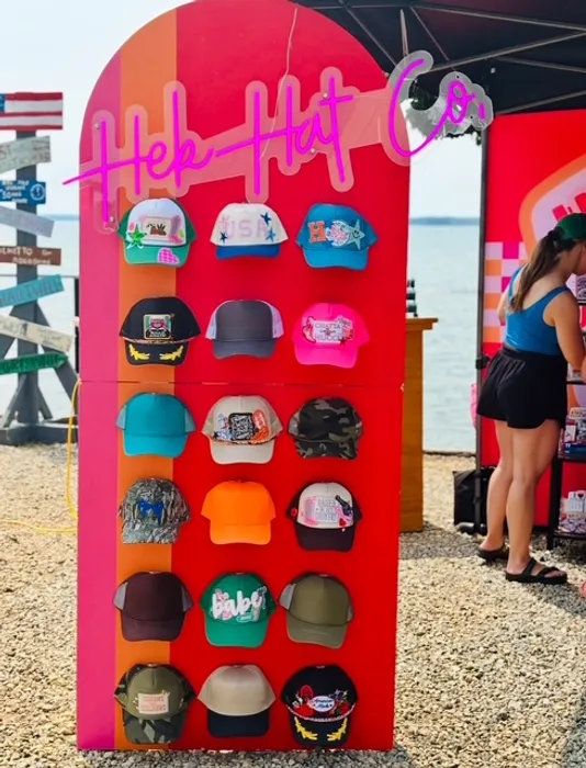 CustomCupsNow.Com - Custom Neon Sign