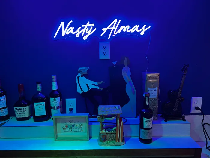 CustomCupsNow.Com - Custom Neon Sign