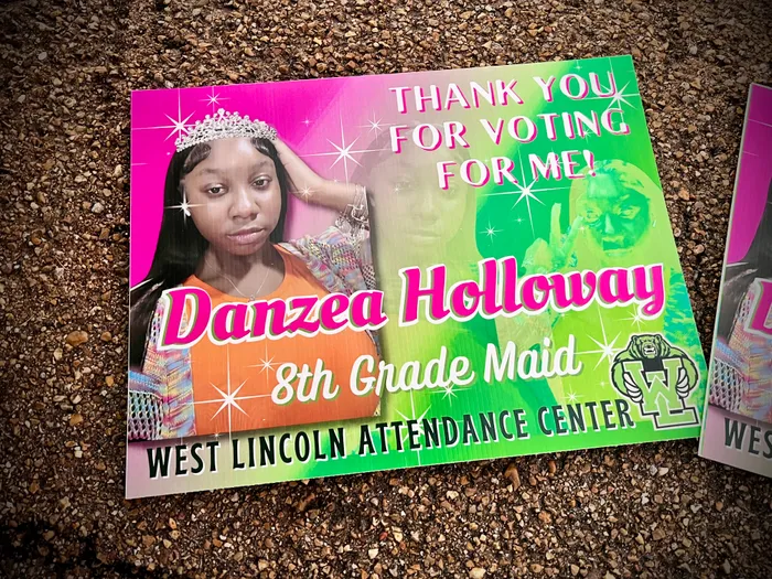 CustomCupsNow.Com - Graduation Outdoor Yard Sign