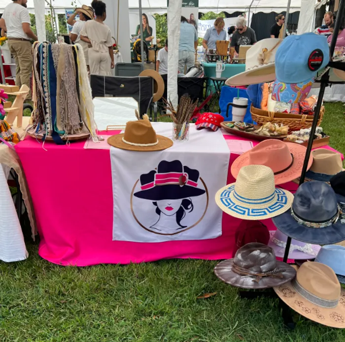 CustomCupsNow.Com - Table Runner