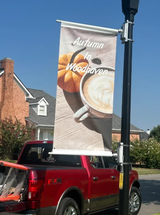 CustomCupsNow.Com - Pole Banners