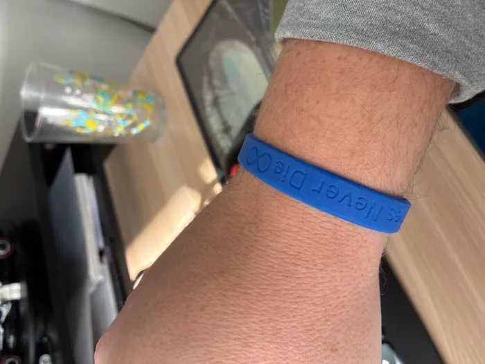 CustomCupsNow.Com - Debossed