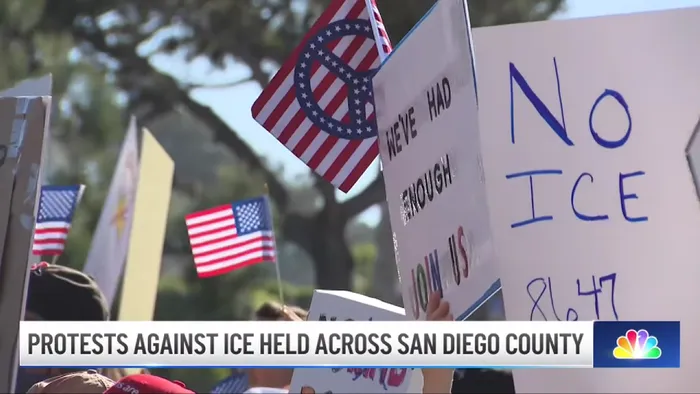 CustomCupsNow.Com - Custom Hand Flags