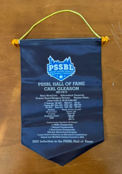 CustomCupsNow.Com - Podium Banners