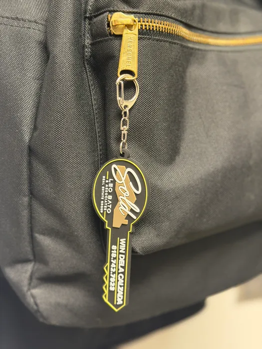 CustomCupsNow.Com - PVC Keychain