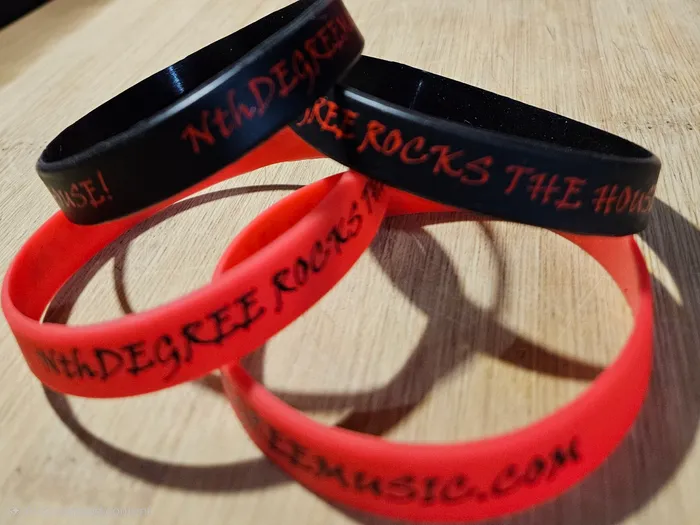 CustomCupsNow.Com - Full Color Silicone Wristbands