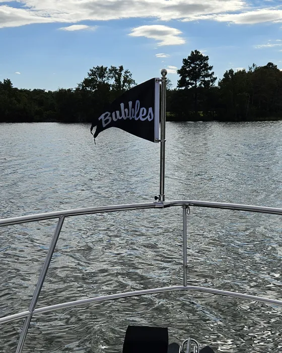 CustomCupsNow.Com - Burgee Flag