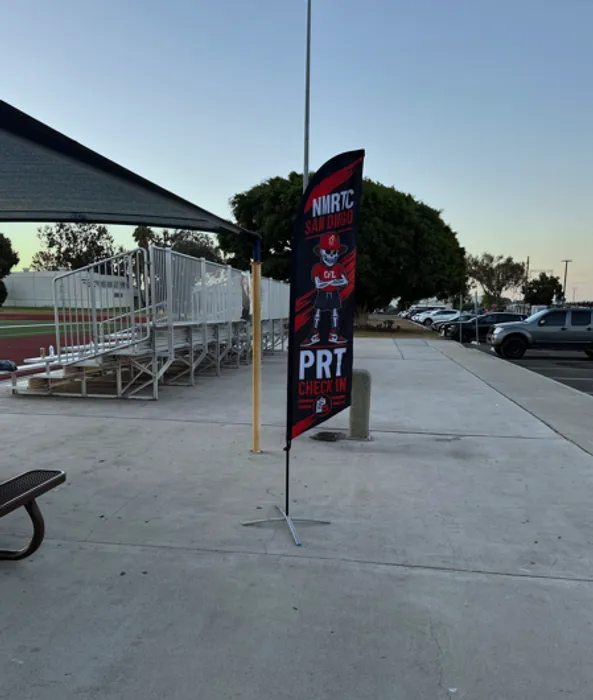 CustomCupsNow.Com - Custom Blade Flags