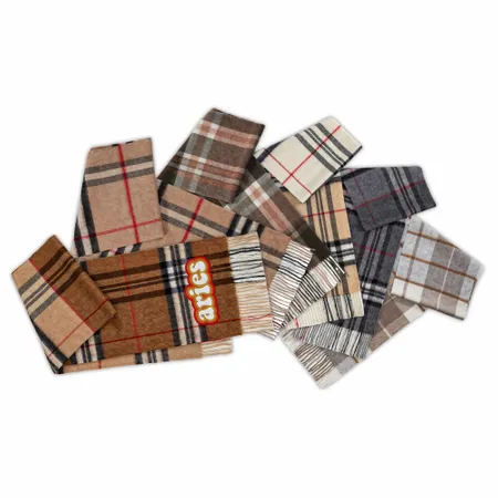 Elegant Wool Scarves - Custom Cups Now