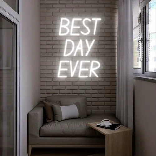 Best Day Ever Neon Sign - Custom Cups Now